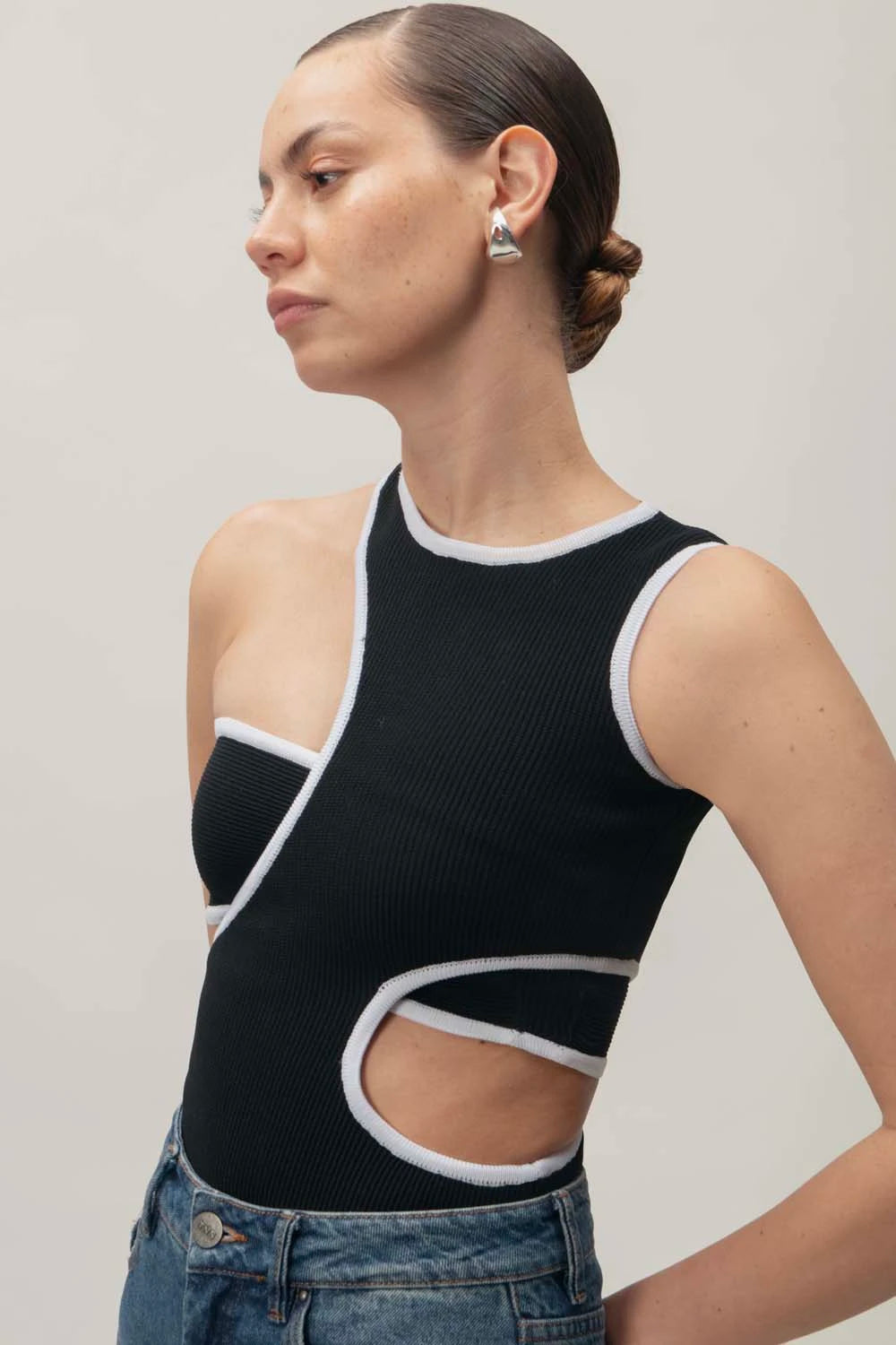 Bibiy. BIANCA TOP  BLACK オンライン完売商品 BIBIY. MADE | BIANCA BLOSSOM TOP BLACK｜Bibiy.